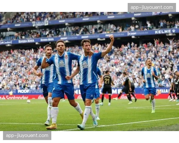 西甲资源向豪门边路集中 中小球队前锋数据普遍下滑