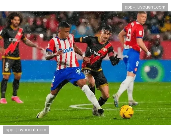 塞维利亚1比1平赫罗纳 两次疑似点球未判引发主帅强烈不满 塞维利亚1比1平赫罗纳 两次疑似点球未判引发主帅强烈不满