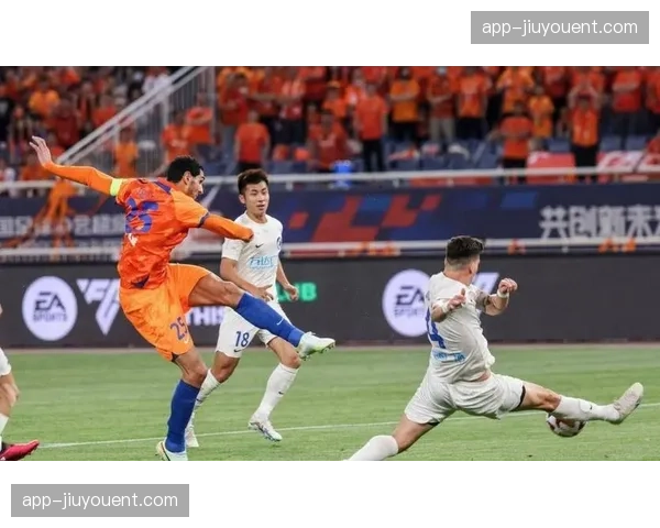 辽宁铁人费利佩防守核心 三球零封展现防守组织